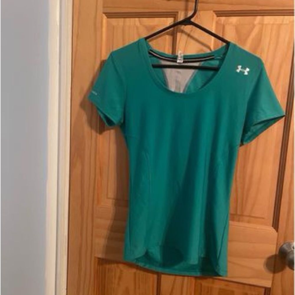 Like New Women’s Under Armour Coldblack T-Shirt Size Small